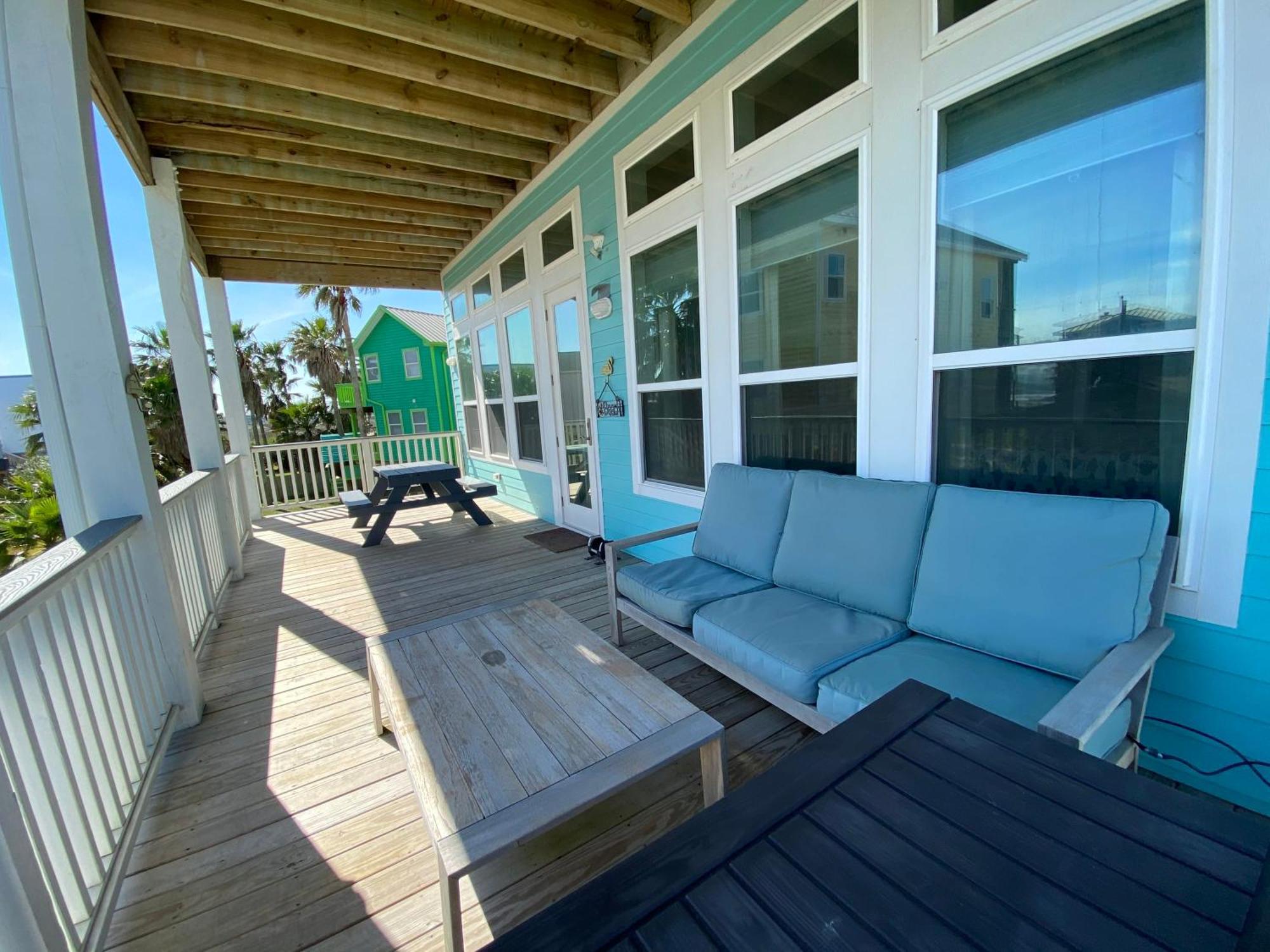 Beachside Paradise Retreat With Luxury Villa Galveston Exterior photo