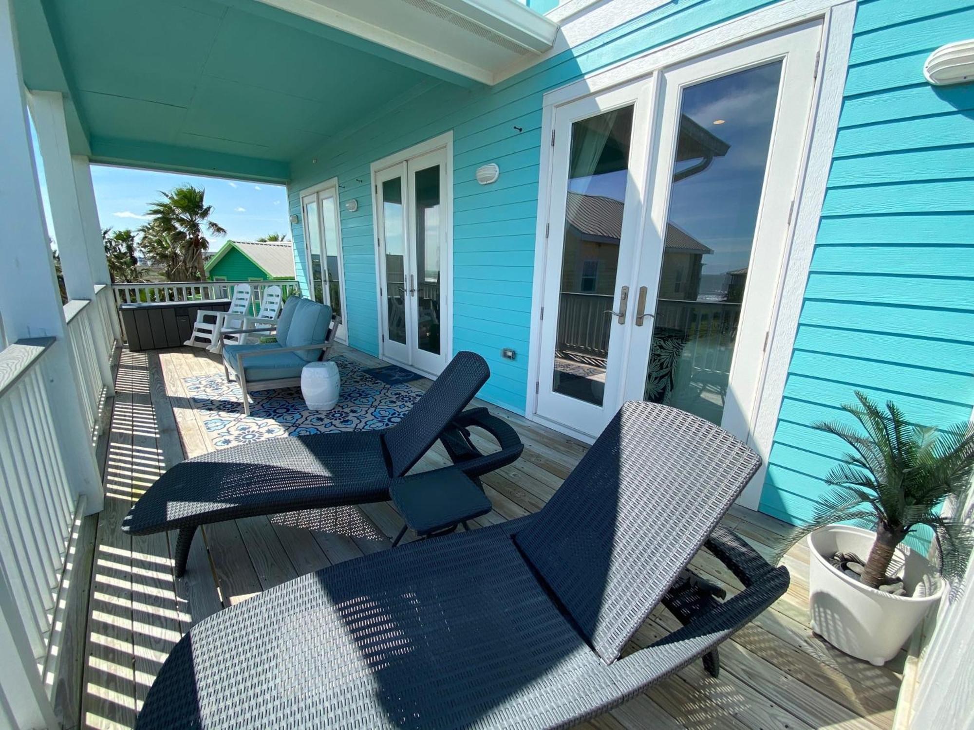 Beachside Paradise Retreat With Luxury Villa Galveston Exterior photo